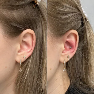 Przekłucie płatka i conch przed i po z wiszącymi kolczykami kryształowymi